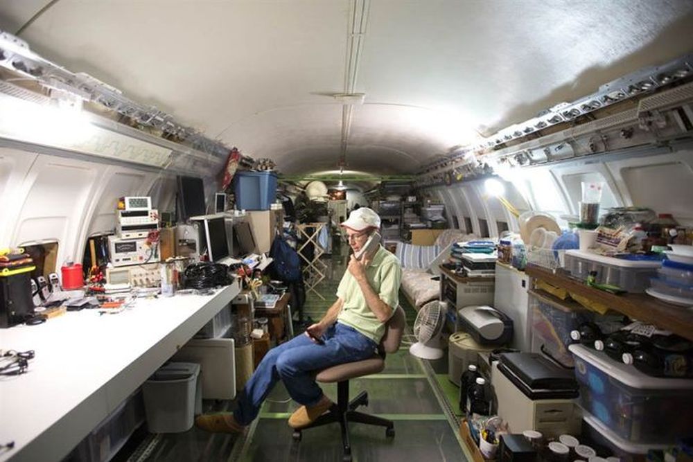 Boeing 727 Airplane Transformed Into A Fully equipped Home In Oregon HomeCrux