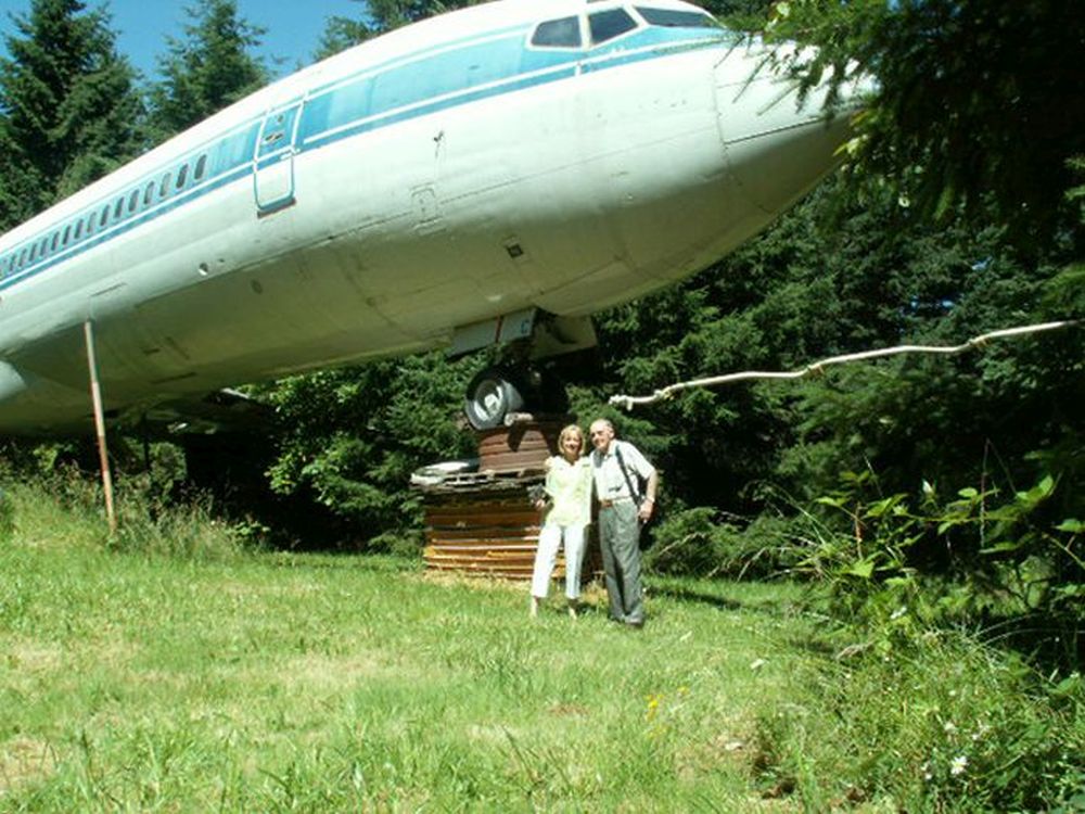 Boeing 727 Airplane Transformed Into A Fully equipped Home In Oregon HomeCrux