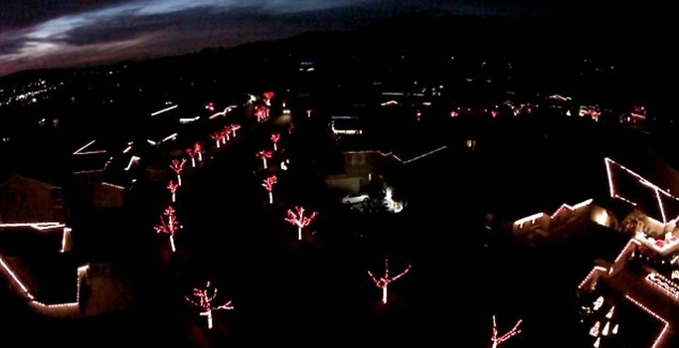 California neighborhood united to create electrifying Christmas light ...