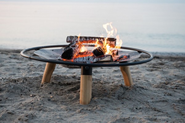 Tripod Like Circular Braendt Firepit Is Prefect For Outdoor Family