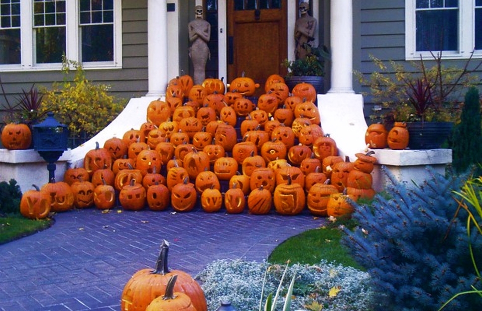 10 Eerie Ways To Dress Up Your Home For Halloween Homecrux