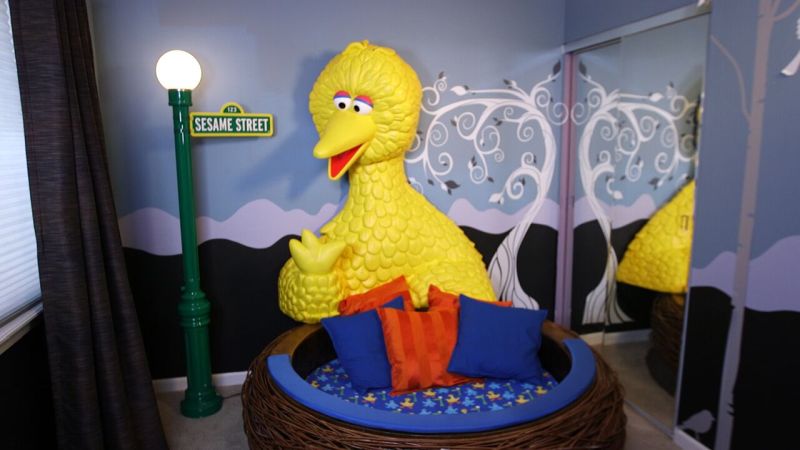 Super Fan Builds Creates Big Bird Bed Set For A Young Toddler