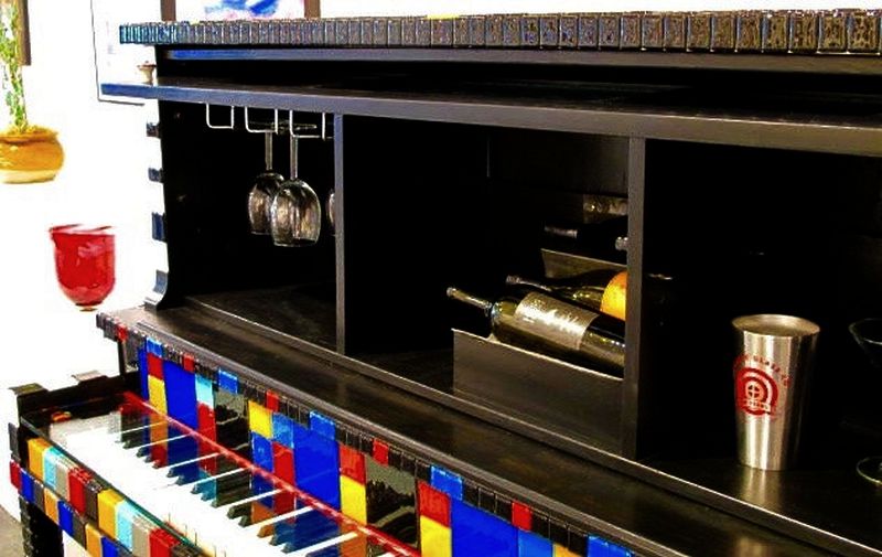 Piano Bar - 1923 Piano in Los Angeles Now Attracts Drink Lovers