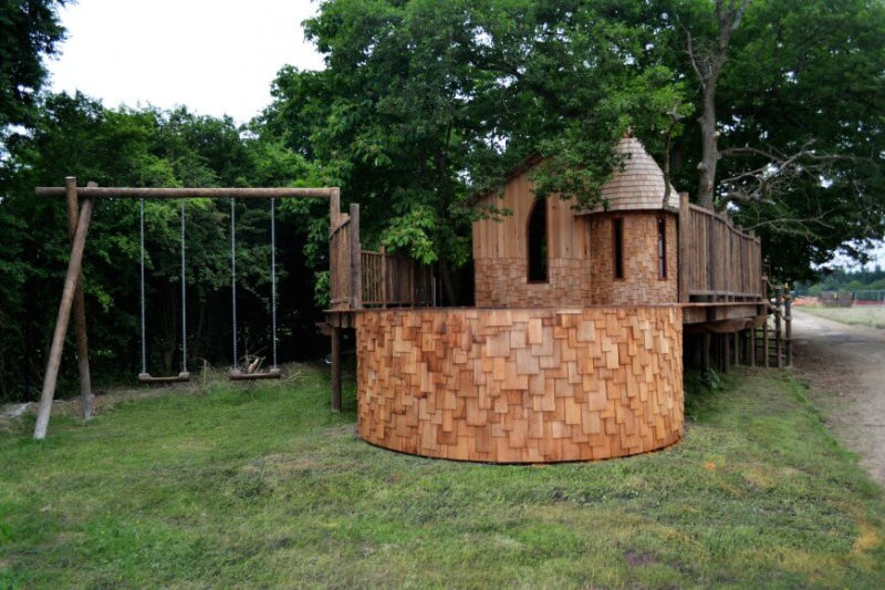 Nook Treehouse Features Sunken Fire Pit In The Middle Of