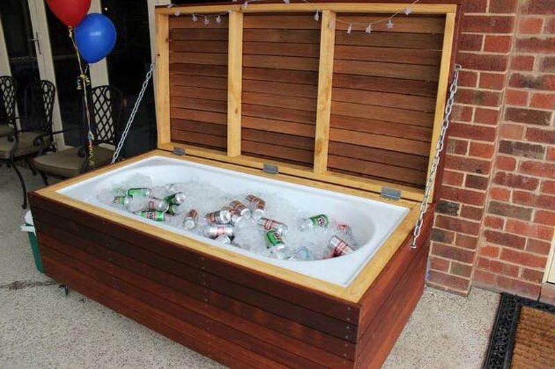 10 Creative Ideas to Reuse & Recycle Bathtub (Pictures)