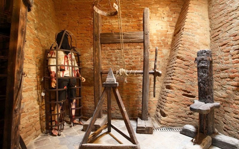 Amsterdam's torture museum relives Europe's gruesome past