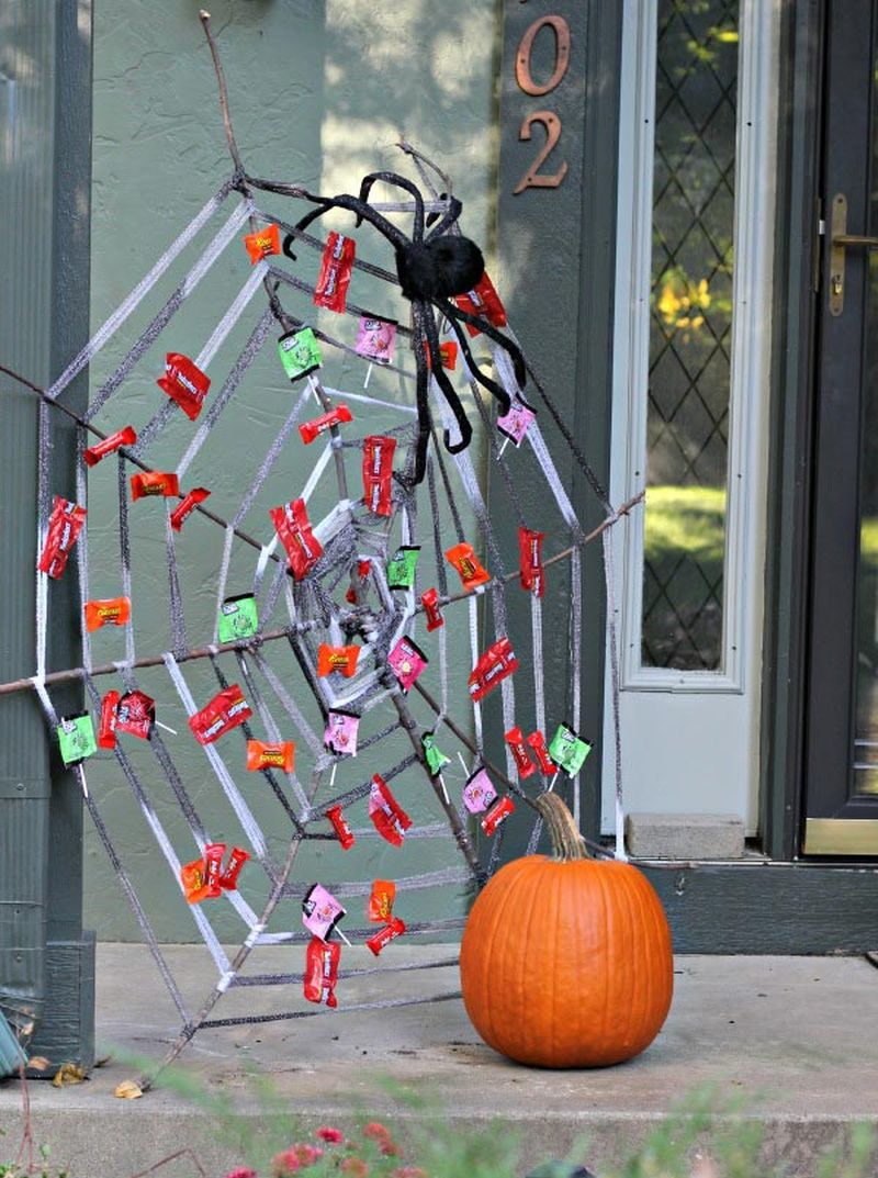 DIY Halloween Spider Web 3 