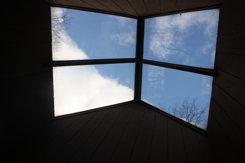 This Partially Underground Home in Ohio has Front Open to Natural Light 